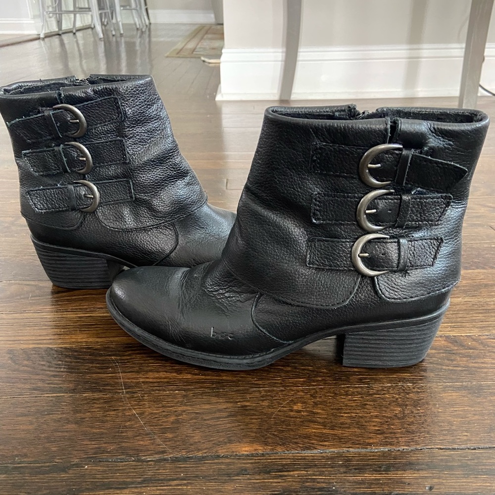 Boc black leather zip up boots with buckles